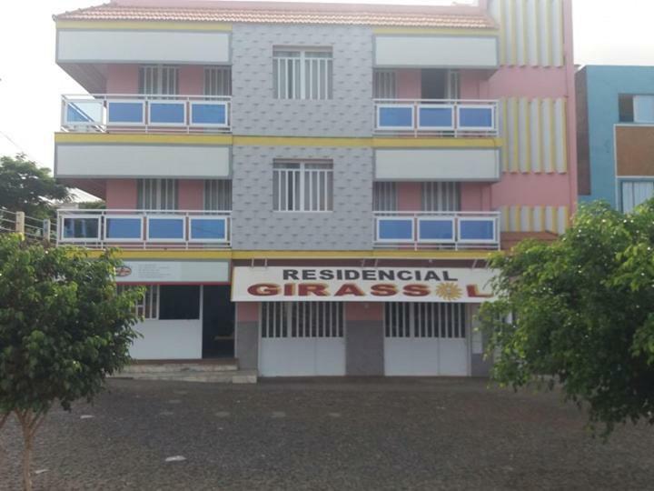 Residencial Girassol, Lda Bed & Breakfast Sao Filipe Luaran gambar
